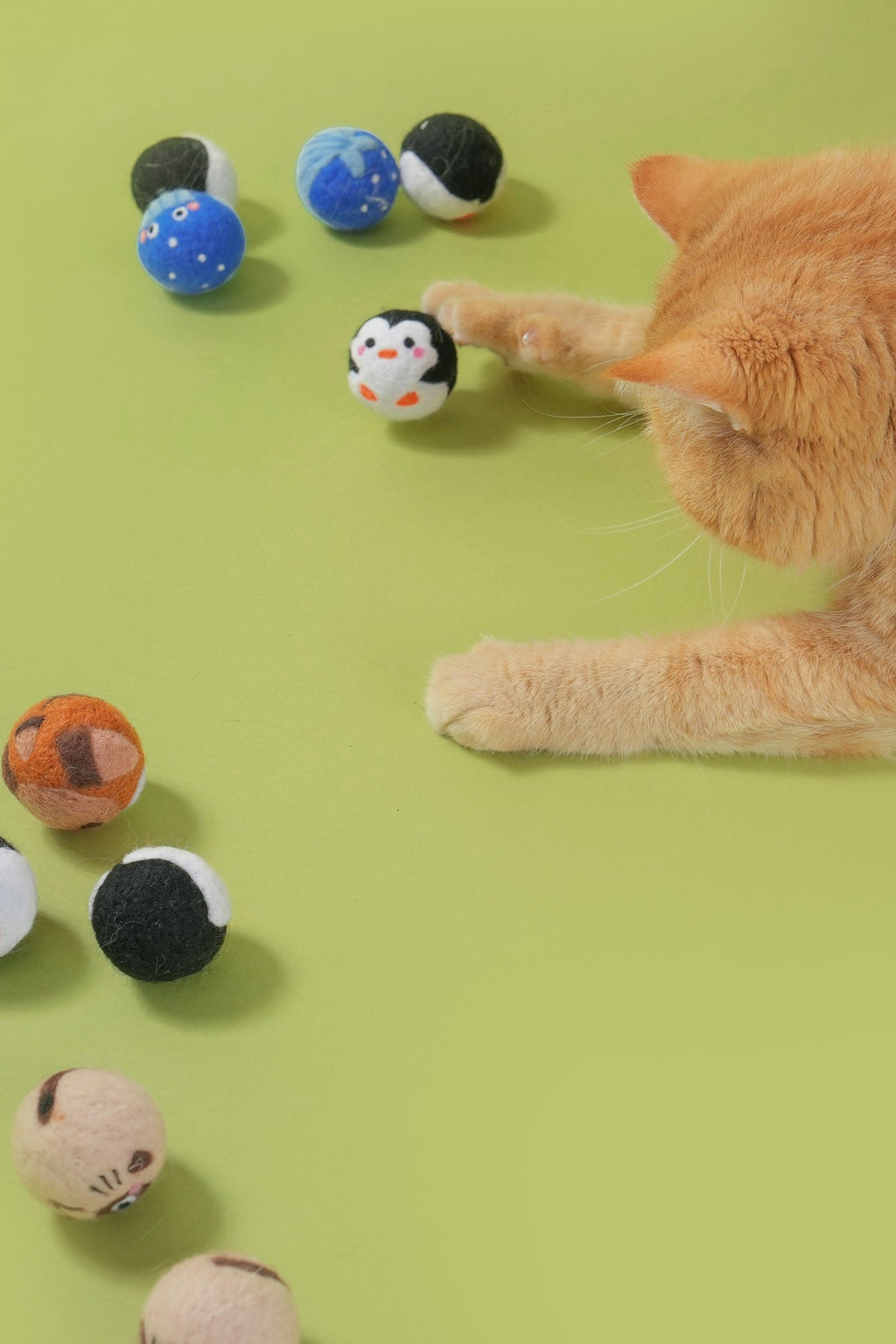 FurryBum Handmade Wool Interactive Cat Ball Toy Set 4 Packs