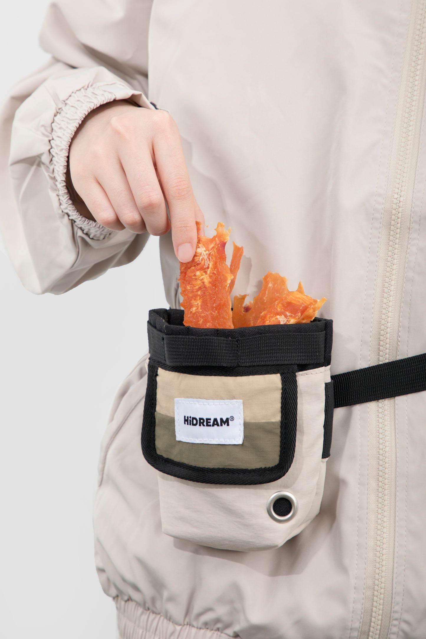 HiDREAM Pet Training Treat Pouch With Waste Bag Holder